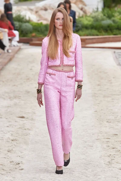 Look 63